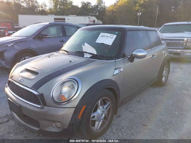 2009 MINI COOPER S WMWMF73559TW84939 Photo 1