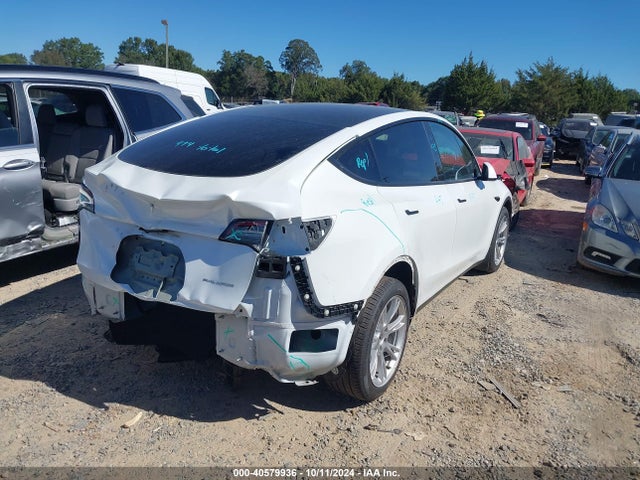 2024 TESLA MODEL Y 7SAYGDEE9RA241239 Photo 3
