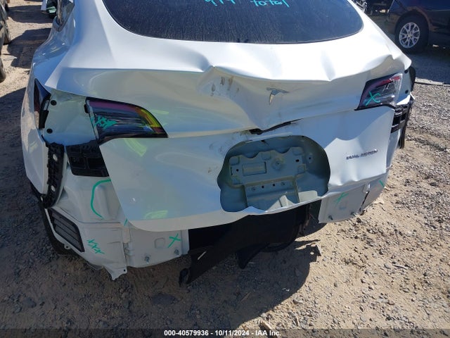 2024 TESLA MODEL Y 7SAYGDEE9RA241239 Photo 5