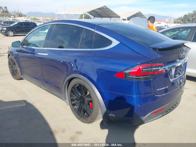 2016 TESLA MODEL X 5YJXCBE49GF018148 Photo 2