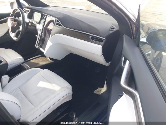 2016 TESLA MODEL X 5YJXCBE49GF018148 Photo 4