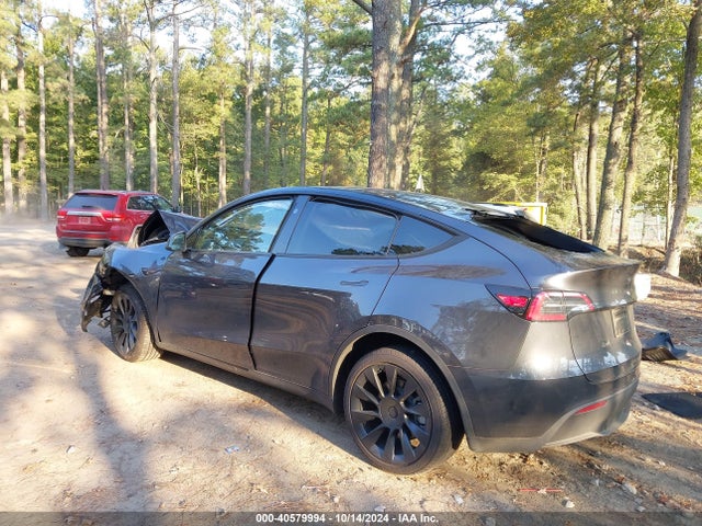 2024 TESLA MODEL Y 7SAYGDEE9RA243556 Photo 2