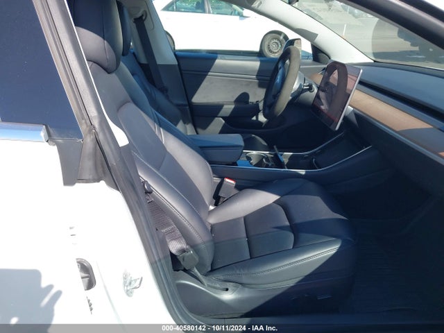 2020 TESLA MODEL 3 5YJ3E1EB1LF735753 Photo 4