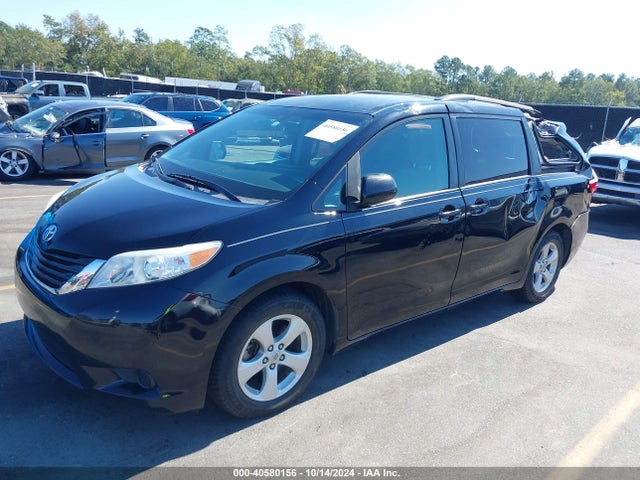 Toyota Sienna Le 8 Passenger 2017 5TDKZ3DC0HS786783 Image 2