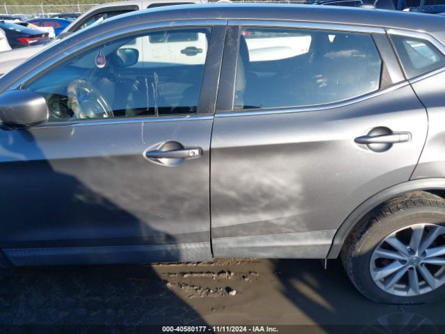 JN1BJ1CP5JW152782 Nissan Rogue Sport S