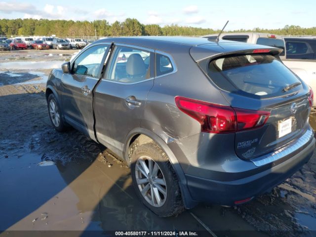 JN1BJ1CP5JW152782 Nissan Rogue Sport S