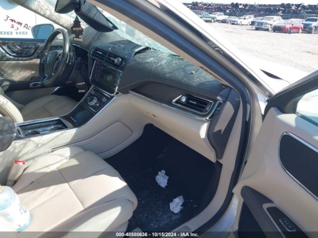 1LN6L9SKXH5637363 Lincoln Continental Select