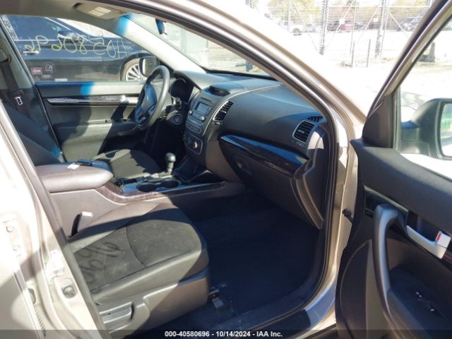 5XYKTCA66FG582449 KIA SORENTO LX