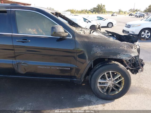 1C4RJFAG0JC195276 Jeep Grand Cherokee Laredo E 4x4