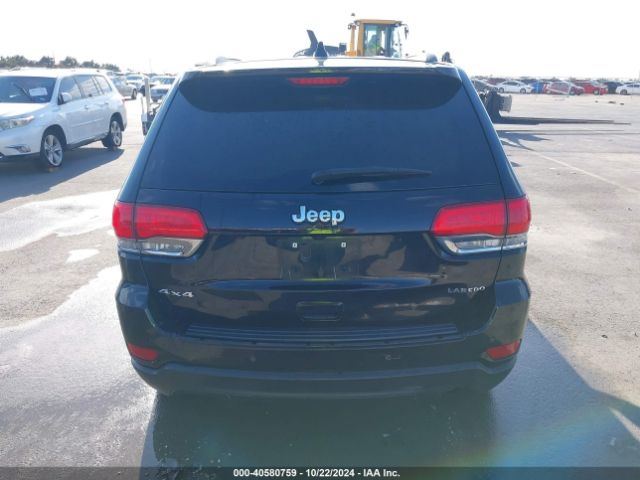 1C4RJFAG0JC195276 Jeep Grand Cherokee Laredo E 4x4