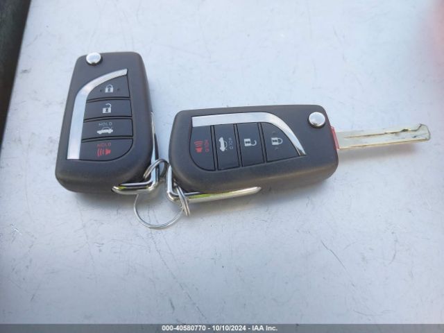 4T1C11AKXNU674040 Toyota CAMRY LE