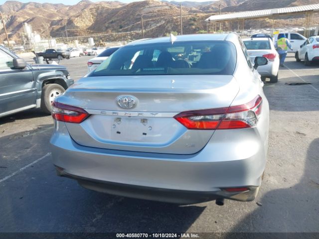 4T1C11AKXNU674040 Toyota CAMRY LE