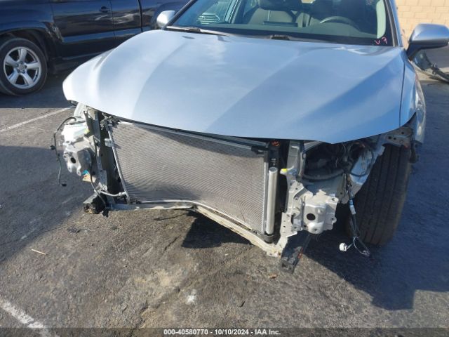 4T1C11AKXNU674040 Toyota CAMRY LE