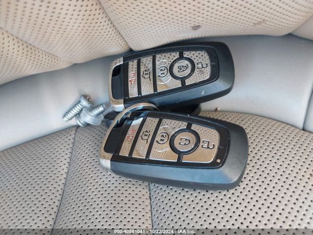 2LMPJ6K96PBL17526 Lincoln Nautilus Reserve