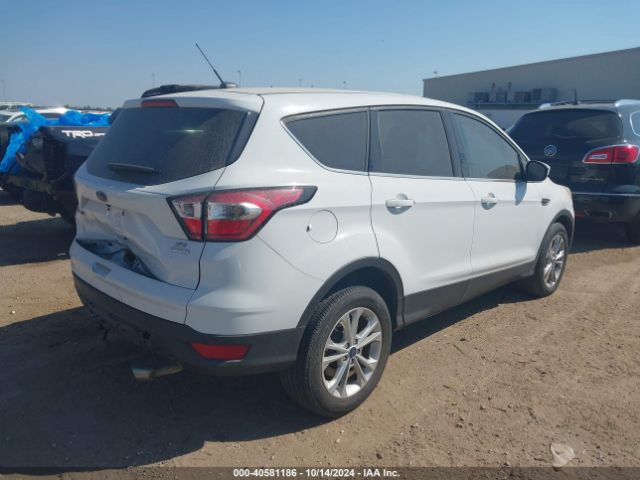 1FMCU0GD7HUA62750 Ford ESCAPE SE