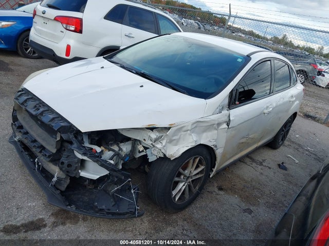 Ford FOCUS SE 2017 1FADP3F22HL302378 Image 2