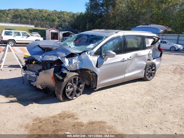 Chrysler Pacifica Touring L 2020 2C4RC1BG8LR250577 Image 2
