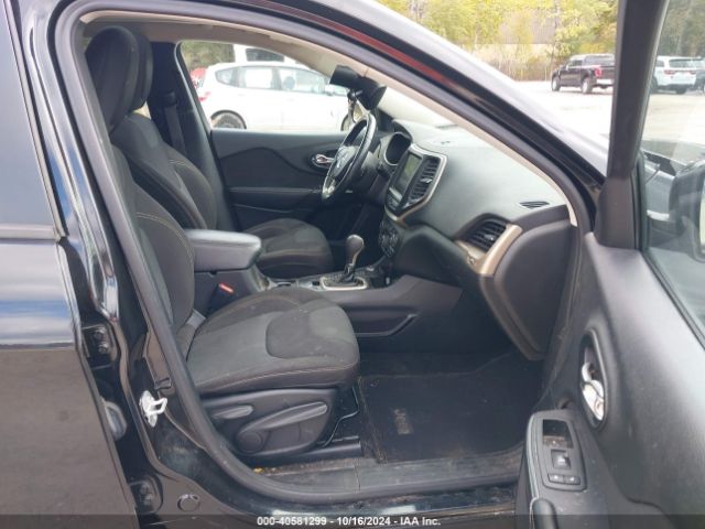 1C4PJMCSXGW104972 Jeep Cherokee Altitude