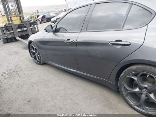 ZARFAECN2J7577963 Alfa Romeo Giulia Ti Sport Rwd