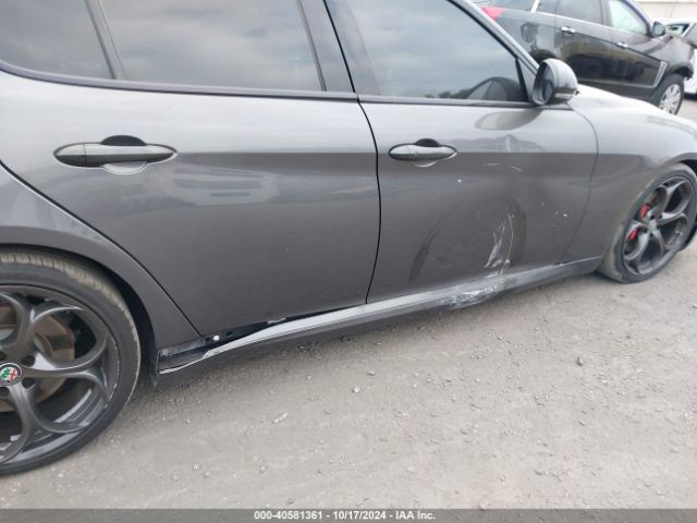 ZARFAECN2J7577963 Alfa Romeo Giulia Ti Sport Rwd