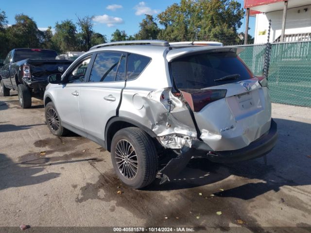 JTMZFREVXFJ035761 Toyota RAV4 LE