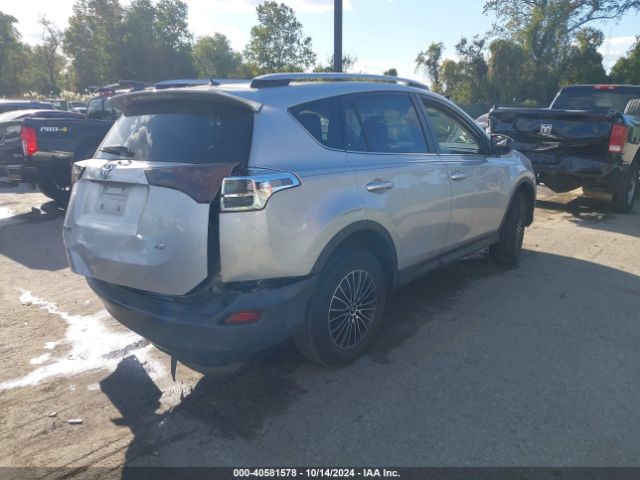 JTMZFREVXFJ035761 Toyota RAV4 LE