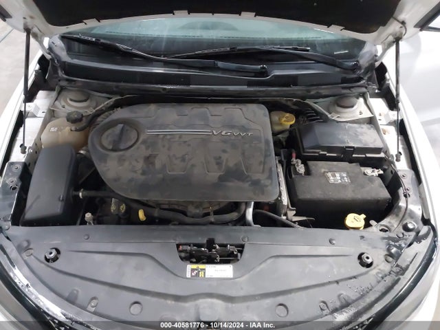 Chrysler 200 S 2015 1C3CCCDG8FN736617 Image 10