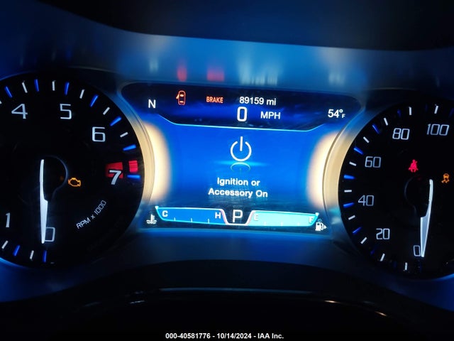 1C3CCCDG8FN736617 Chrysler 200 S