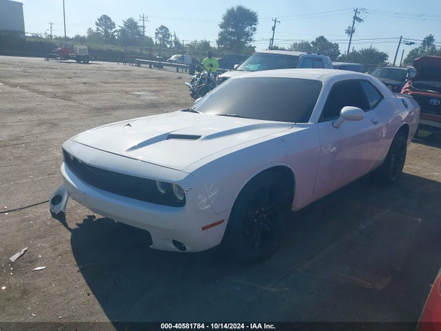 Dodge Challenger Sxt 2018 2C3CDZAG1JH127939 Image 2