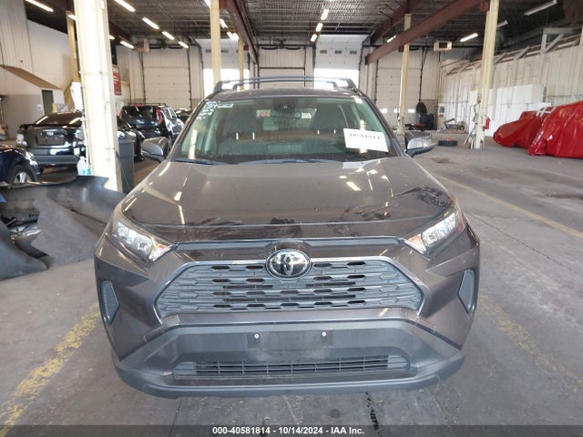 Toyota RAV4 LE 2019 JTMG1RFV7KJ019032 Image 11