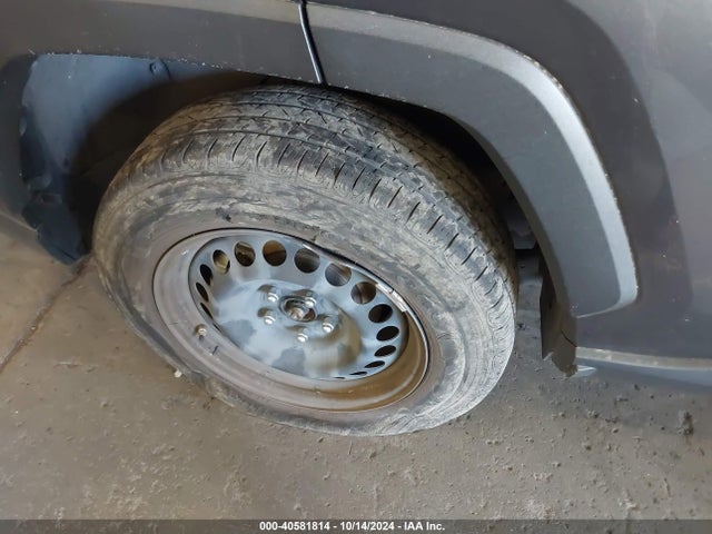 Toyota RAV4 LE 2019 JTMG1RFV7KJ019032 Image 18
