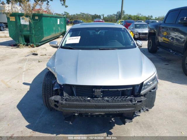 1VWCT7A31HC062696 Volkswagen Passat 1.8t Sel Premium