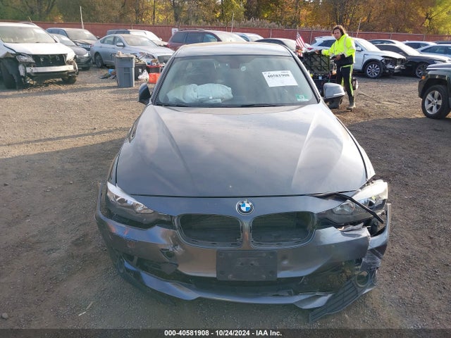 BMW 320i Xdrive 2014 WBA3C3G55ENS71229 Image 12