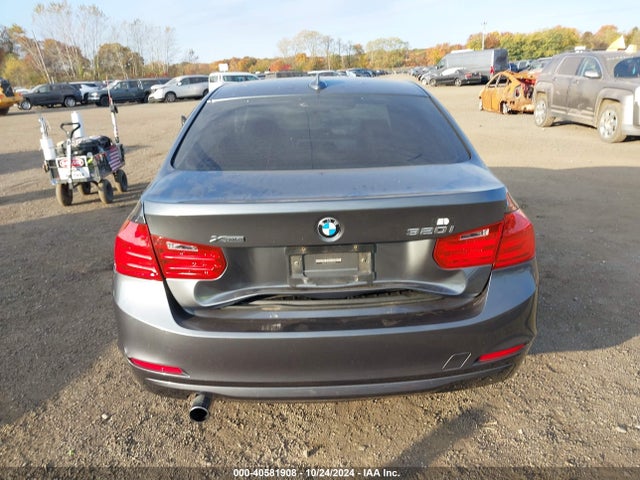 BMW 320i Xdrive 2014 WBA3C3G55ENS71229 Image 16