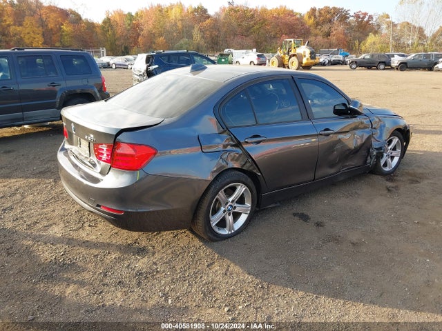 BMW 320i Xdrive 2014 WBA3C3G55ENS71229 Image 4