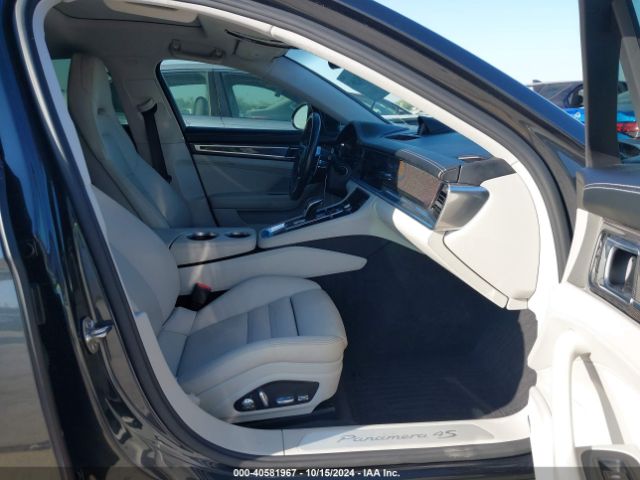 WP0AB2A76HL121020 Porsche Panamera 4s