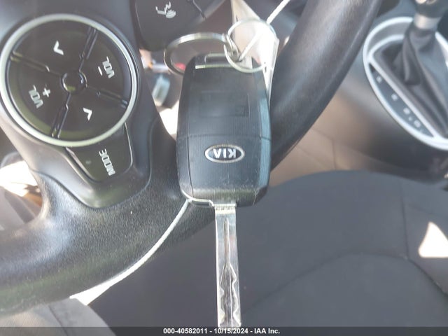 KIA Soul 2017 KNDJN2A24H7885341 Image 11