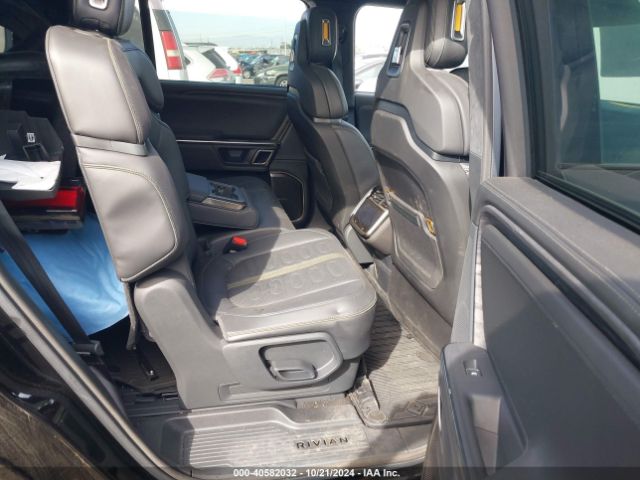 7PDSGABA5PN005376 Rivian R1s Adventure
