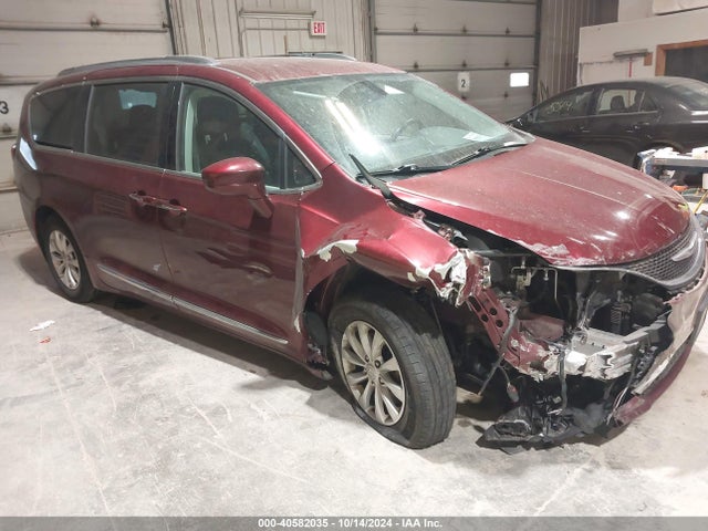 Chrysler Pacifica Touring L 2018 2C4RC1BGXJR123360 Image 1