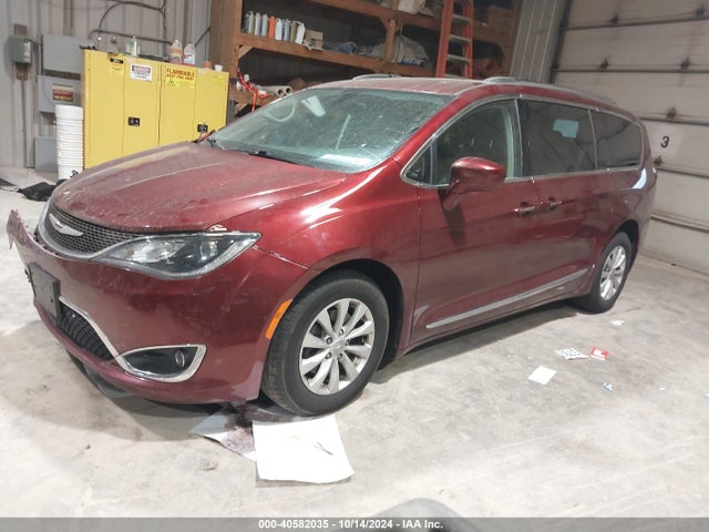 Chrysler Pacifica Touring L 2018 2C4RC1BGXJR123360 Image 2