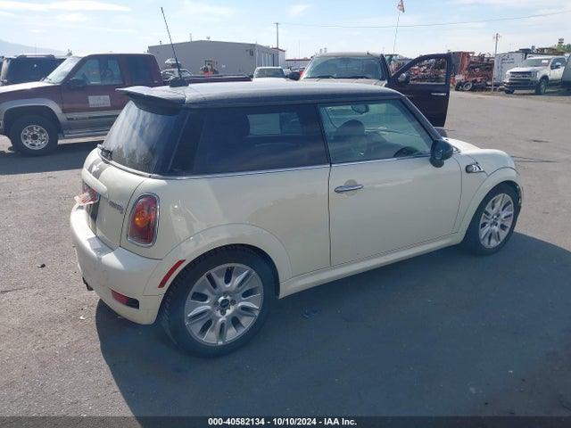 2008 MINI COOPER S WMWMF73588TT92765 Photo 3