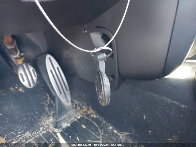 2010 MINI COOPER S CLUBMAN WMWMM3C57ATP75861 Photo 10