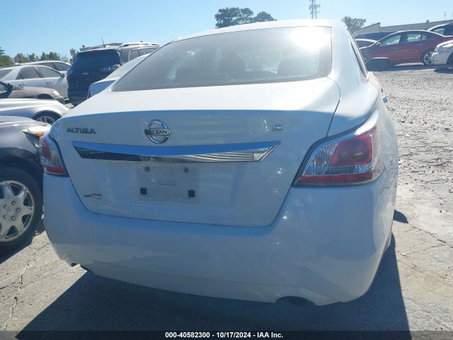 Nissan Altima 2.5 S 2015 1N4AL3AP0FC273557 Image 16
