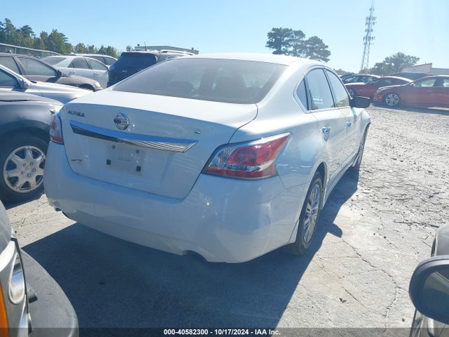 Nissan Altima 2.5 S 2015 1N4AL3AP0FC273557 Image 4