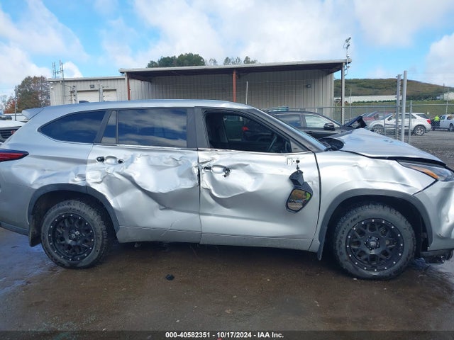 Toyota Highlander Le 2023 5TDKDRBH6PS520358 Image 13