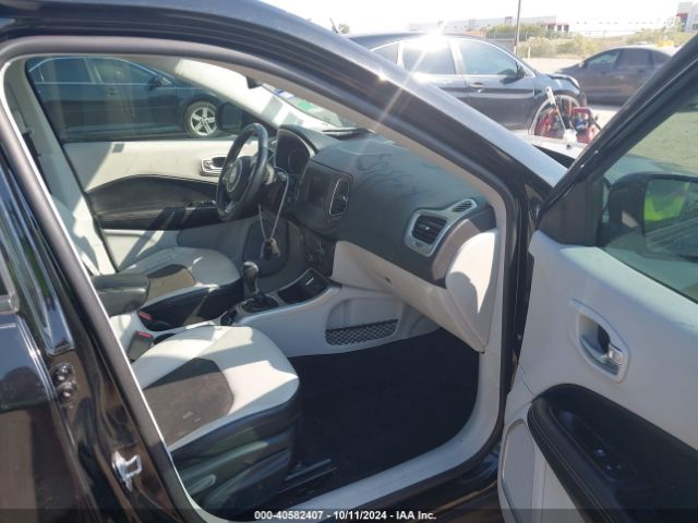 3C4NJCBB1KT711523 Jeep Compass Sun And Wheel Fwd