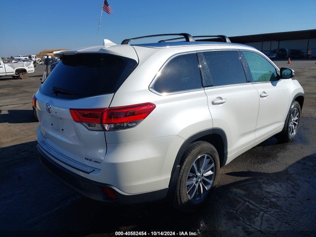Toyota Highlander Xle 2017 5TDJZRFH9HS465350 Image 4