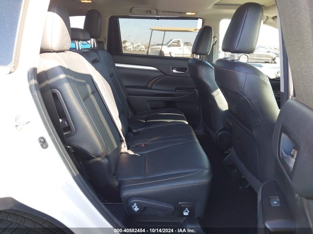 Toyota Highlander Xle 2017 5TDJZRFH9HS465350 Image 8