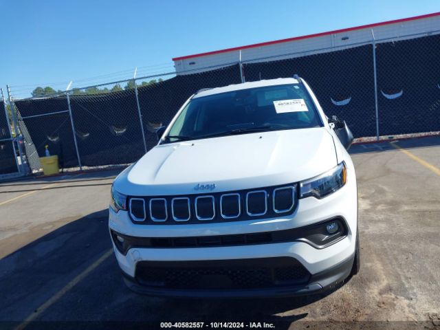 3C4NJCBB8NT228907 Jeep Compass Latitude Fwd