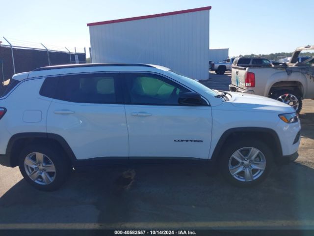3C4NJCBB8NT228907 Jeep Compass Latitude Fwd